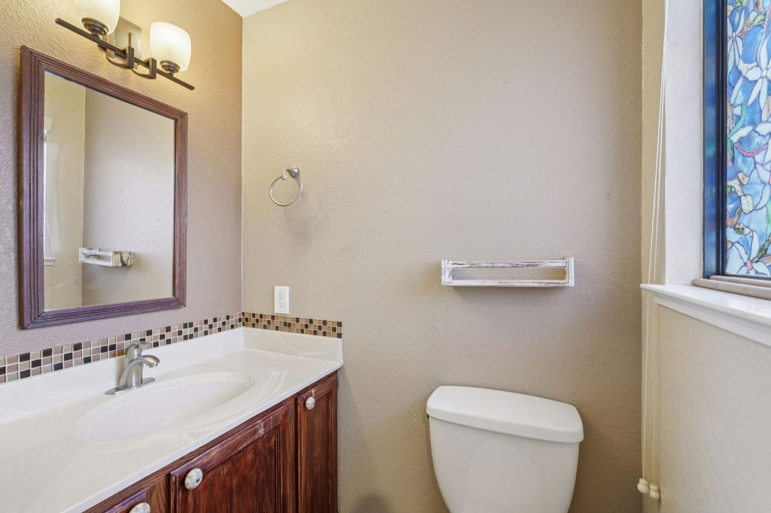 1353 Hood Road Sacramento, CA 95825 - Photo 12 of 40