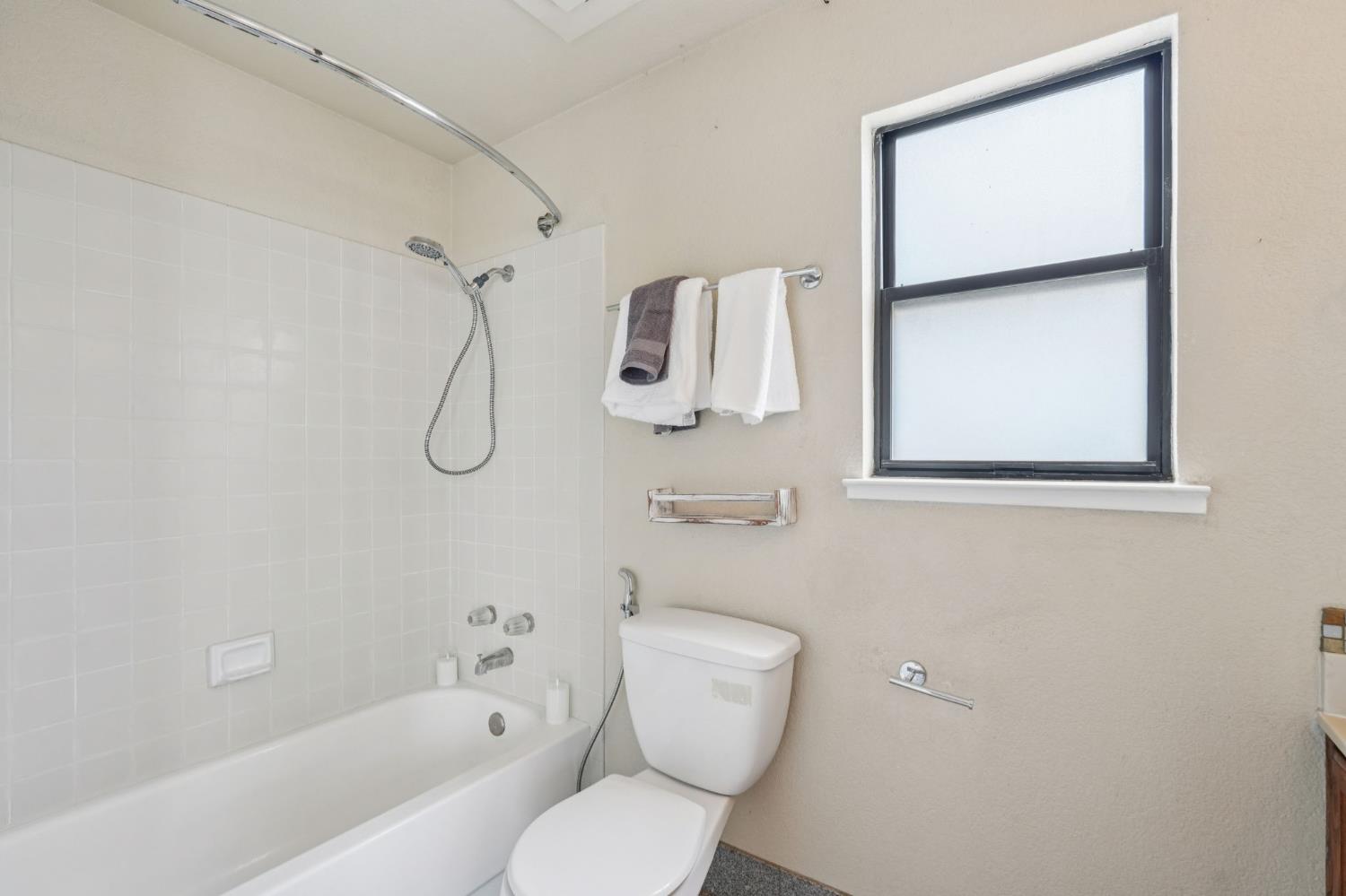 1353 Hood Road Sacramento, CA 95825 - Photo 21 of 40