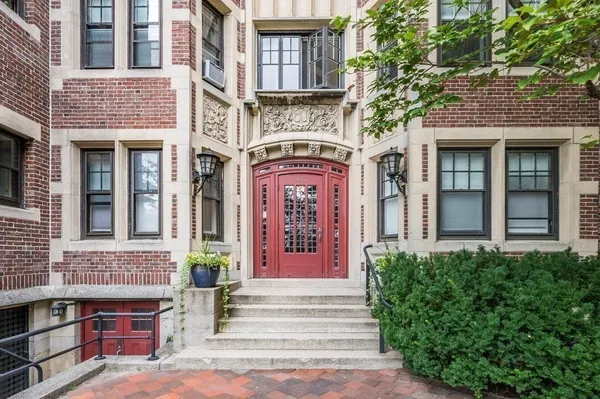 $4,200 | 993 Memorial Drive, Unit 102, Cambridge, MA 02138