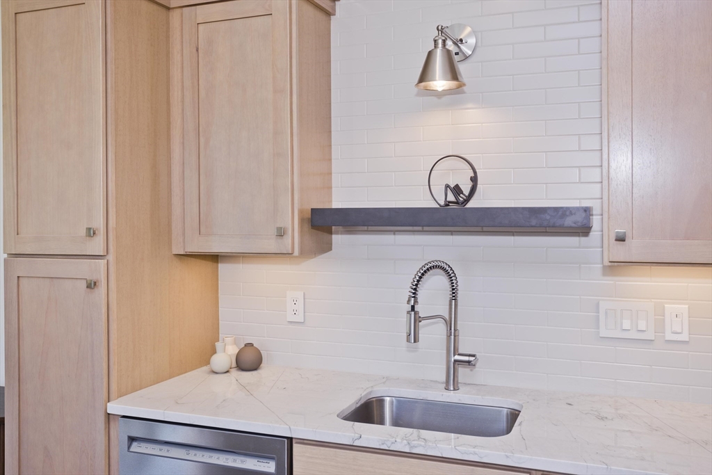 107 Williams Street, Unit 3C Northampton, MA 01060 - Photo 8 of 19 a bathroom with a sink and a mirror