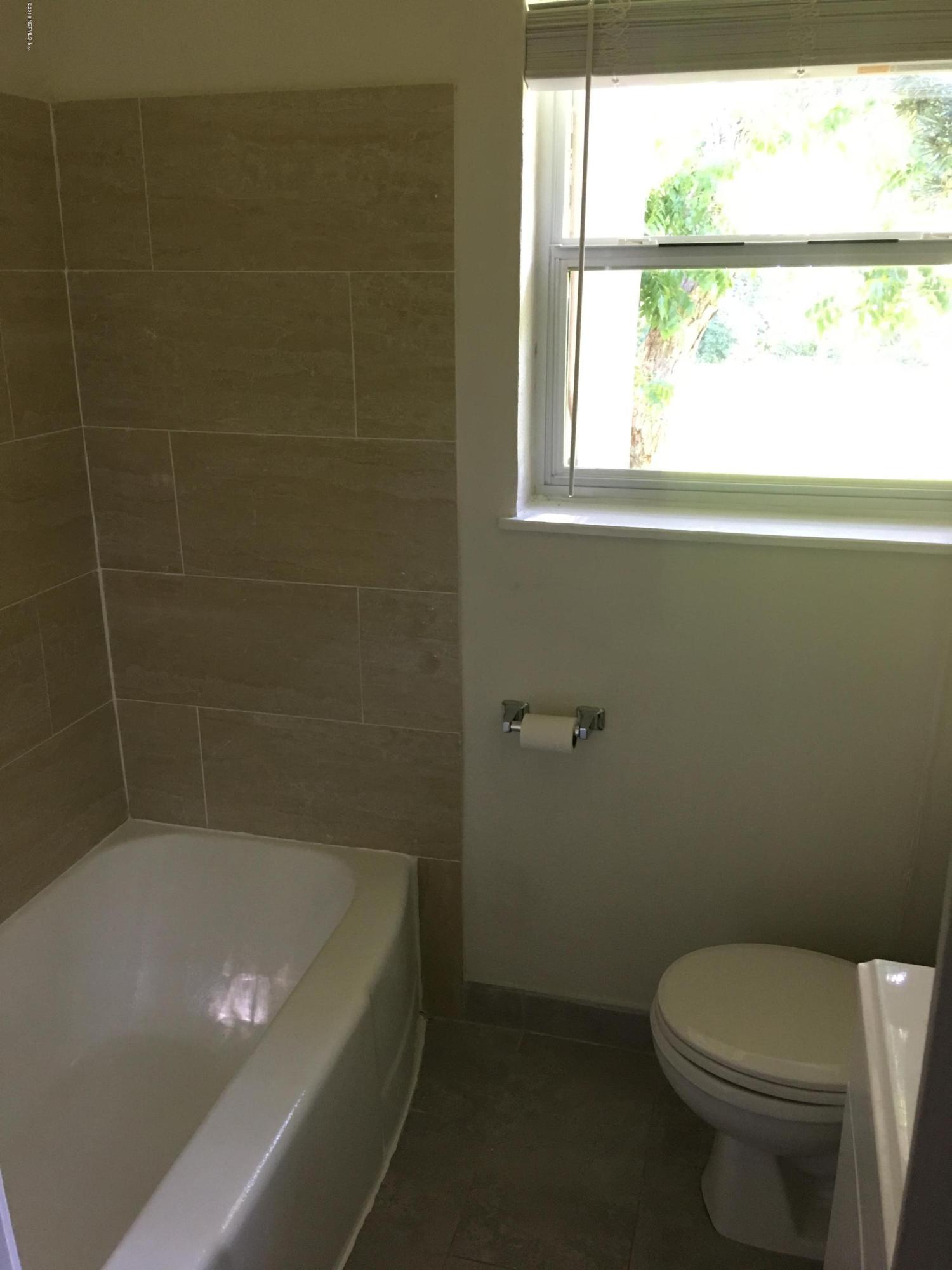 2844 Belair Road West Jacksonville, FL 32207 - Photo 14 of 16 guest bathroom