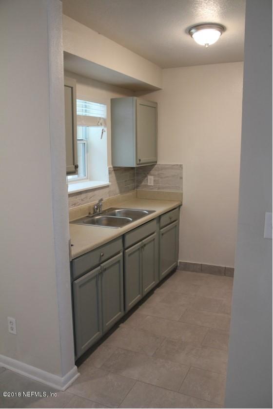 2844 Belair Road West Jacksonville, FL 32207 - Photo 7 of 16 kitchen