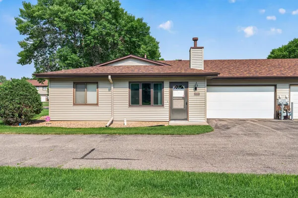 $180,000 | 8500 South Maplebrook Circle, Brooklyn Park, MN 55445