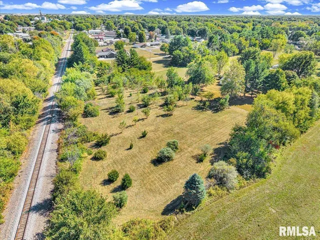 $385,000 | 20 Villa Court, Knoxville, IL 61448