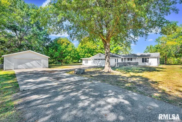 $324,900 | 20 Villa Court, Knoxville, IL 61448