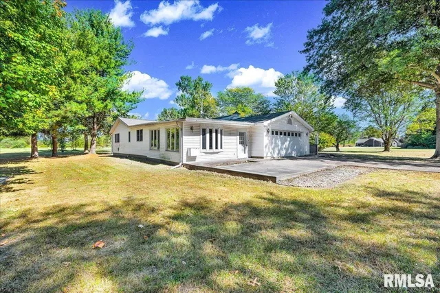 $385,000 | 20 Villa Court, Knoxville, IL 61448