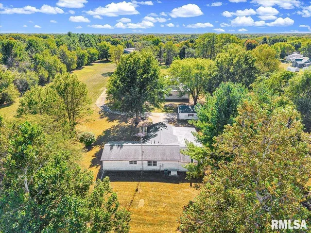 $385,000 | 20 Villa Court, Knoxville, IL 61448