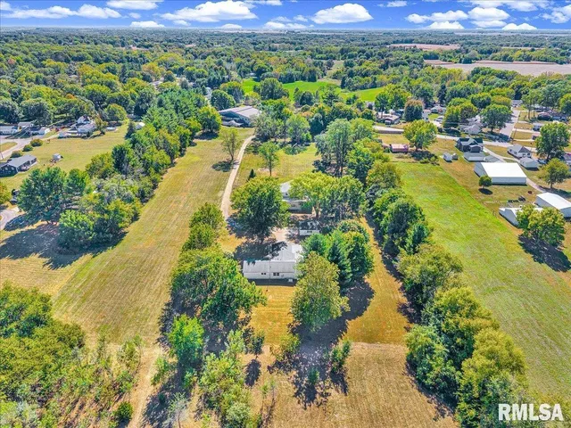 $385,000 | 20 Villa Court, Knoxville, IL 61448