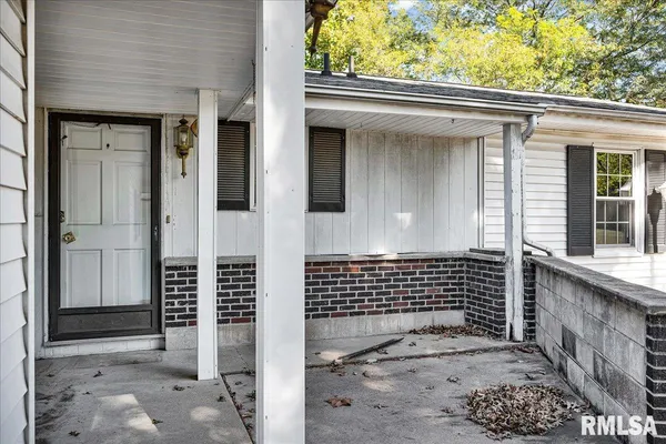 $324,900 | 20 Villa Court, Knoxville, IL 61448