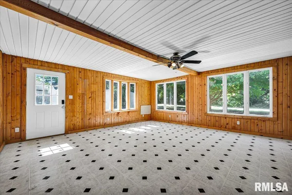 $324,900 | 20 Villa Court, Knoxville, IL 61448