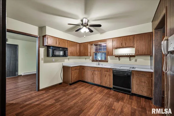 $324,900 | 20 Villa Court, Knoxville, IL 61448