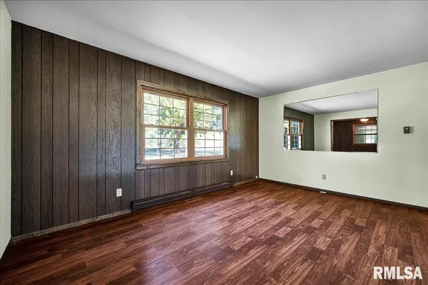 $324,900 | 20 Villa Court, Knoxville, IL 61448