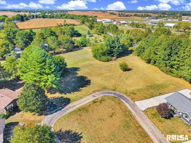 $385,000 | 20 Villa Court, Knoxville, IL 61448