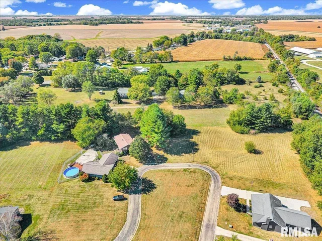 $385,000 | 20 Villa Court, Knoxville, IL 61448