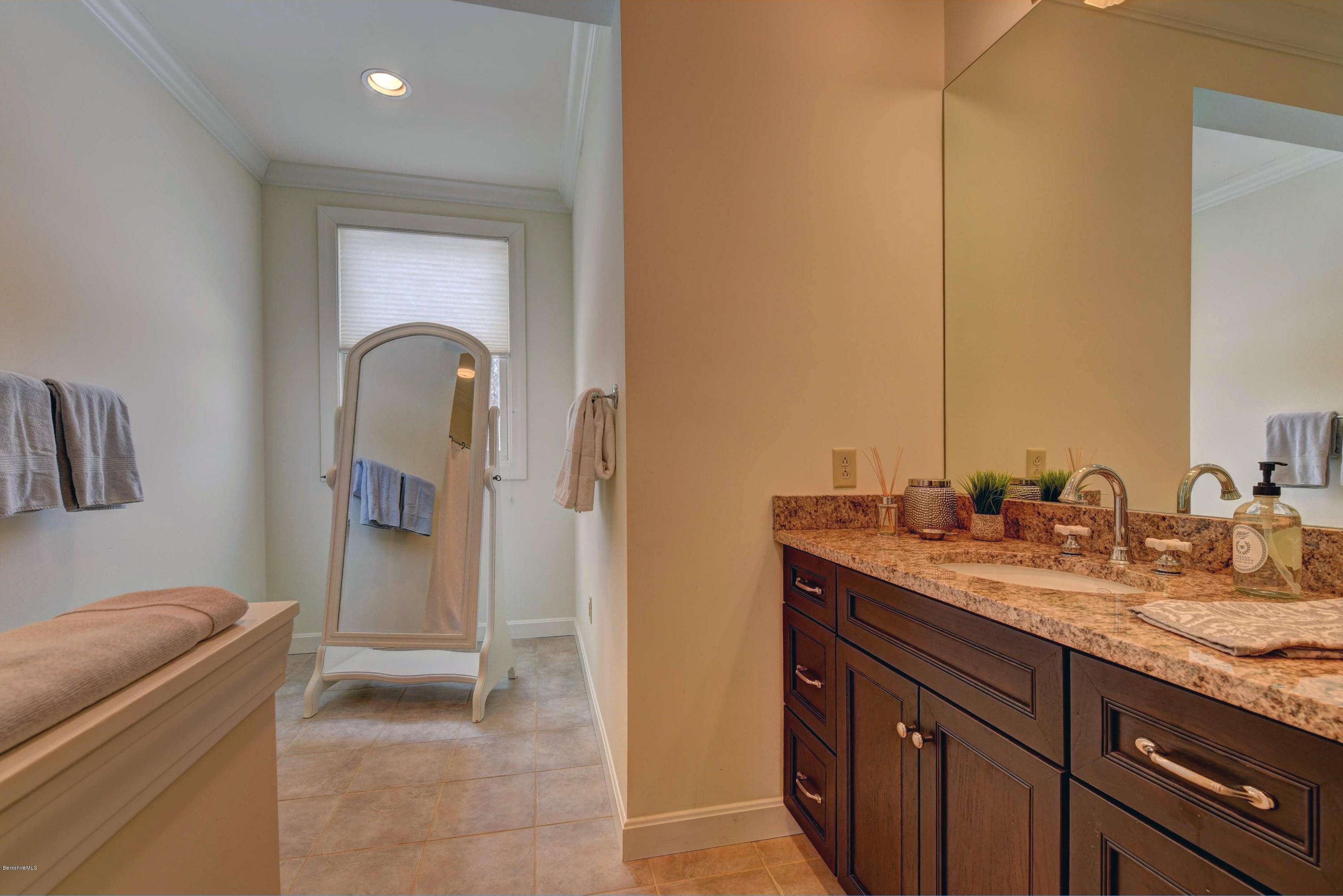 2 High Crest Road, Unit 2 Lenox, MA 01240 - Photo 25 of 37 25-2nd Floor Bathroom 2