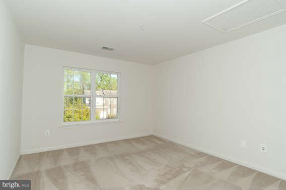 11012 Old York Road Bowie, MD 20721 - Photo 20 of 30 an empty room with a window