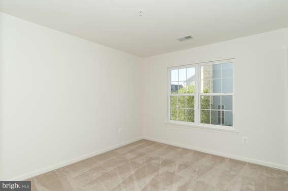 11012 Old York Road Bowie, MD 20721 - Photo 22 of 30 an empty room with a window