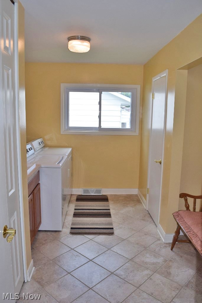 2053 Hansford Road Cleveland, OH 44124 - Photo 18 of 22 Gallery Image 18