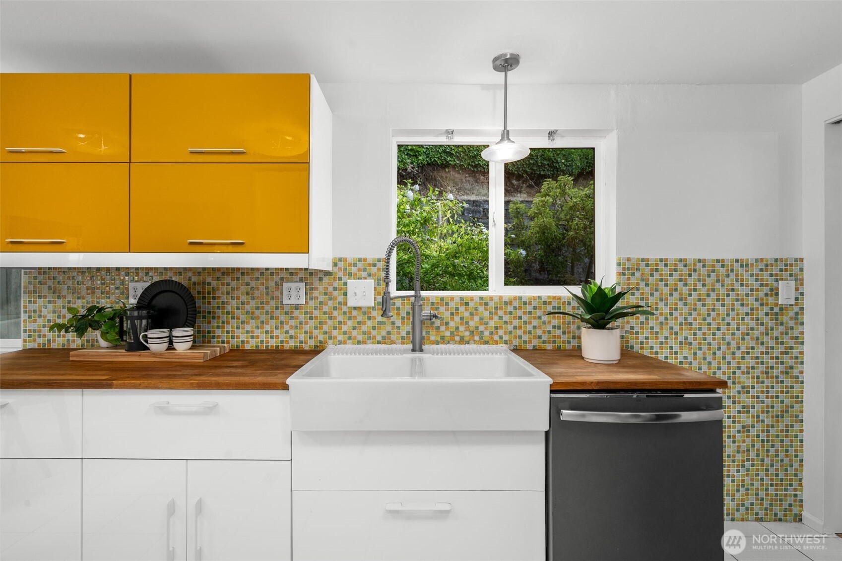 1351 Jacobsen Boulevard Bremerton, WA 98310 - Photo 12 of 40 Gallery Image 12