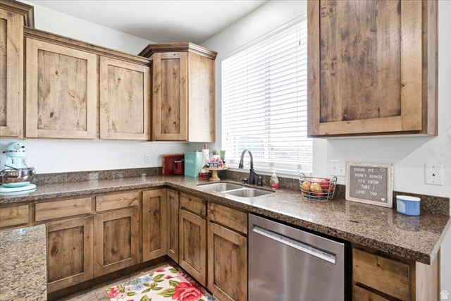 7145 Ridge Road Lake Point, UT 84074 - Photo 14 of 50