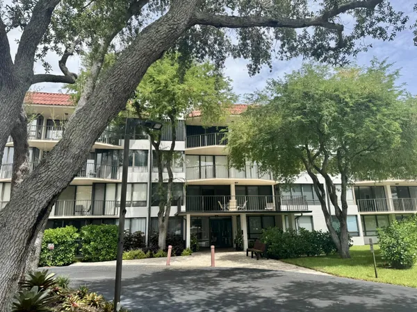 $3,900 | 799 Jeffery Street, Unit 4100, Boca Raton, FL 33487