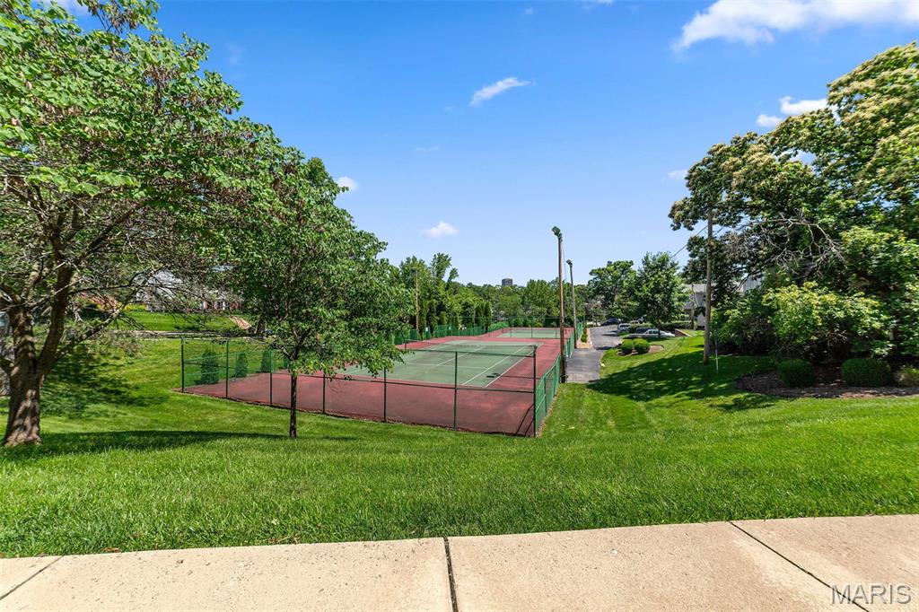 1509 Swallow Drive St. Louis, MO 63144 - Photo 27 of 29