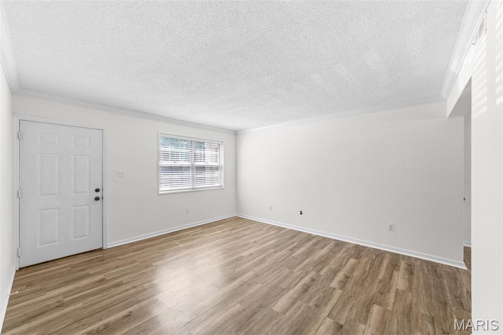 1509 Swallow Drive St. Louis, MO 63144 - Photo 8 of 29