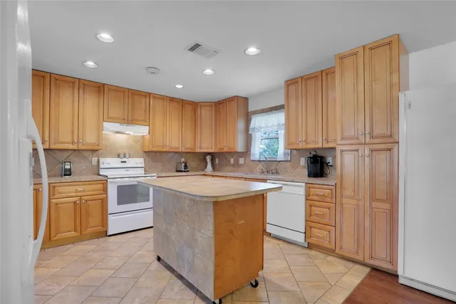 $319,900 | 661 West South Street, Bertram, TX 78605