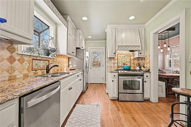 $685,000 | 624 West 70th Terrace, Kansas City, MO 64113