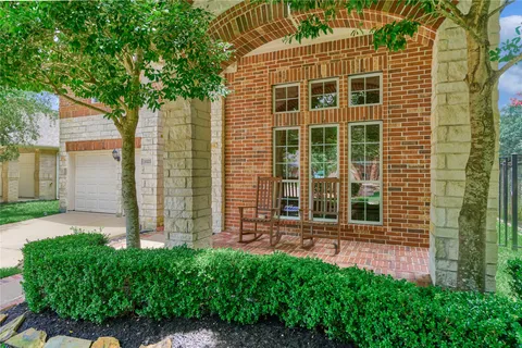 $475,000 | 18535 West Laura Shore Drive, Cypress, TX 77433