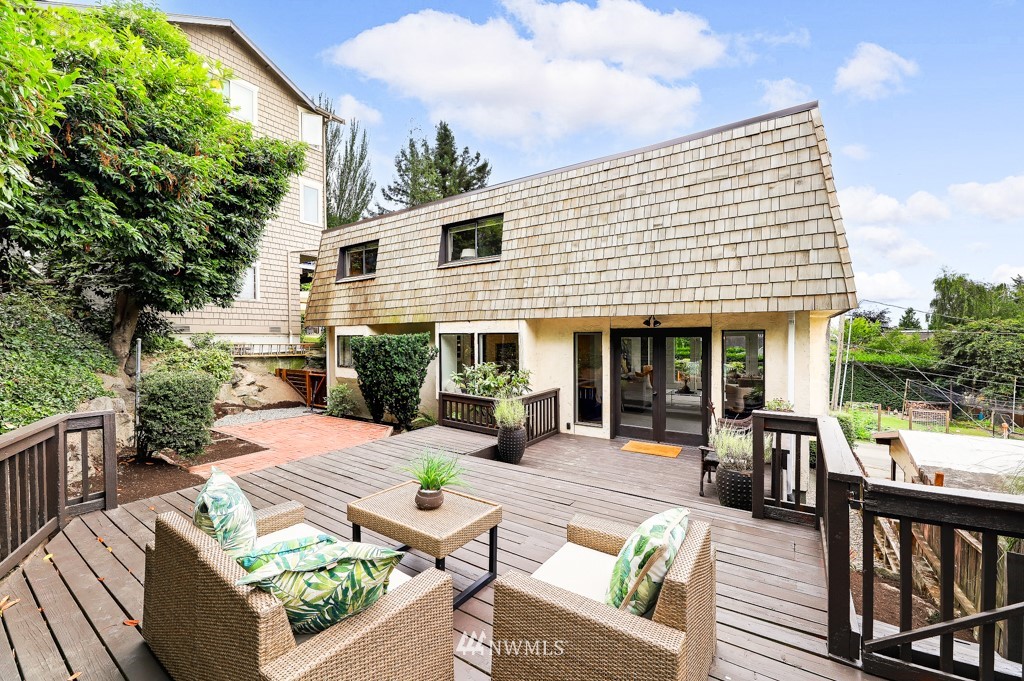 5422 Southwest Angeline Street Seattle, WA 98116 - Photo 11 of 36 Gallery Image 11