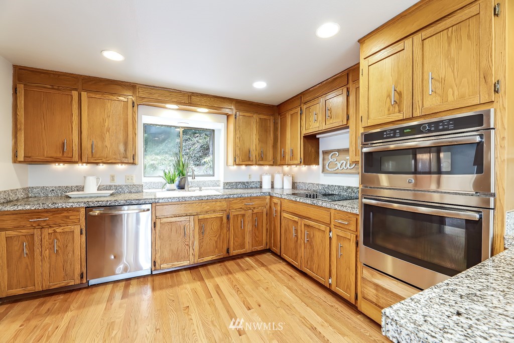5422 Southwest Angeline Street Seattle, WA 98116 - Photo 13 of 36 Gallery Image 13