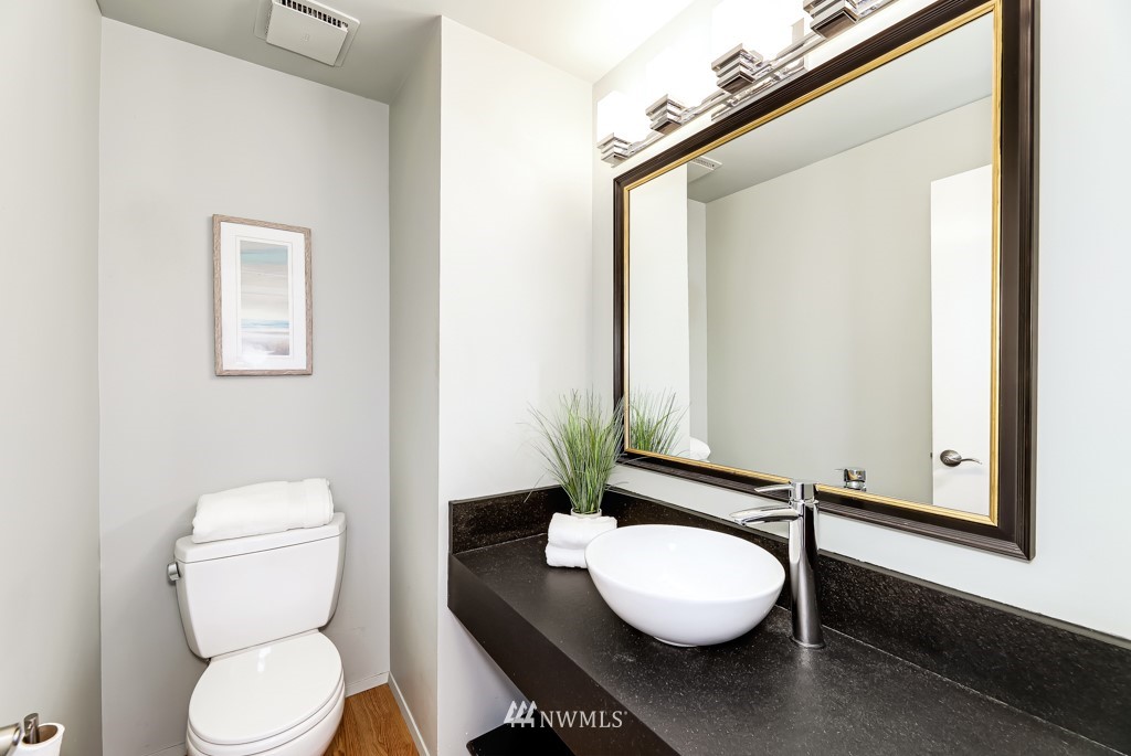 5422 Southwest Angeline Street Seattle, WA 98116 - Photo 16 of 36 Gallery Image 16