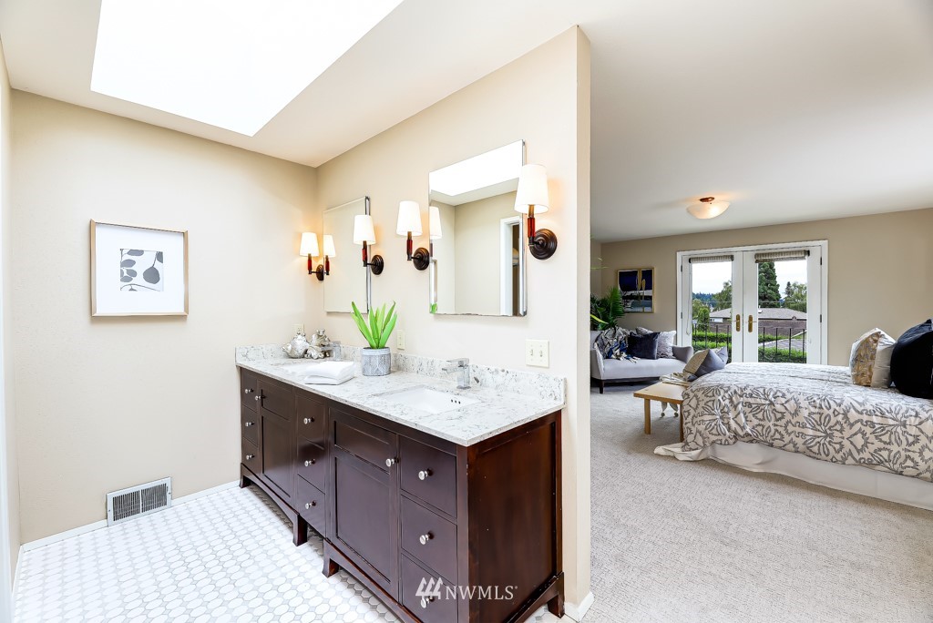 5422 Southwest Angeline Street Seattle, WA 98116 - Photo 19 of 36 Gallery Image 19