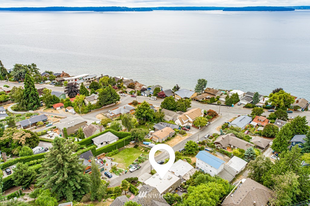 5422 Southwest Angeline Street Seattle, WA 98116 - Photo 30 of 36 Gallery Image 30