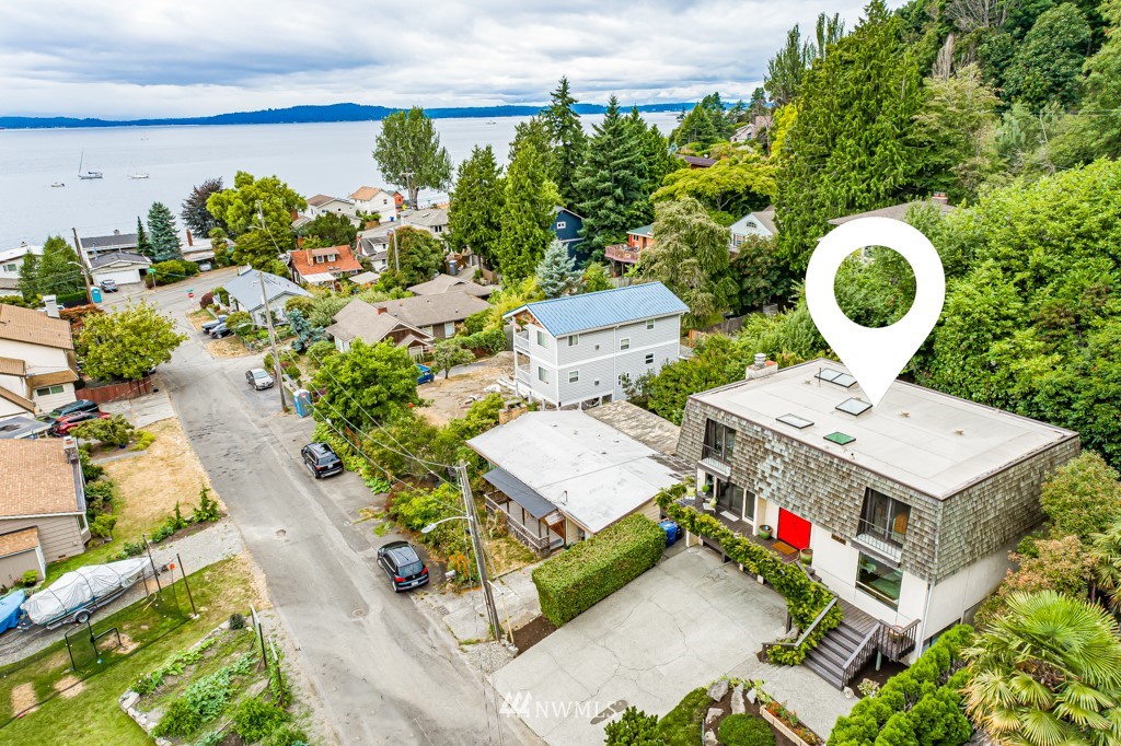 5422 Southwest Angeline Street Seattle, WA 98116 - Photo 31 of 36 Gallery Image 31