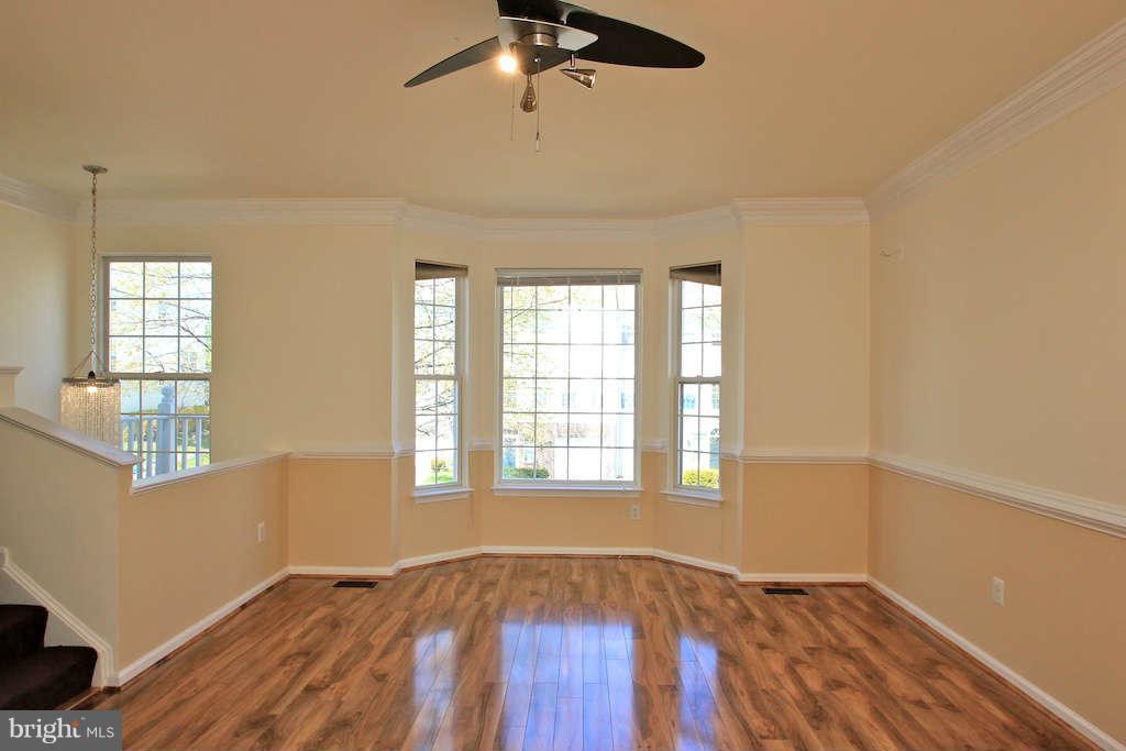 14807 Edman Road Centreville, VA 20121 - Photo 3 of 29 Family Room