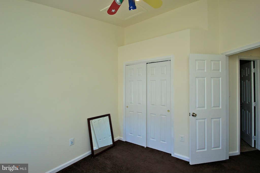 14807 Edman Road Centreville, VA 20121 - Photo 22 of 29 Bedroom