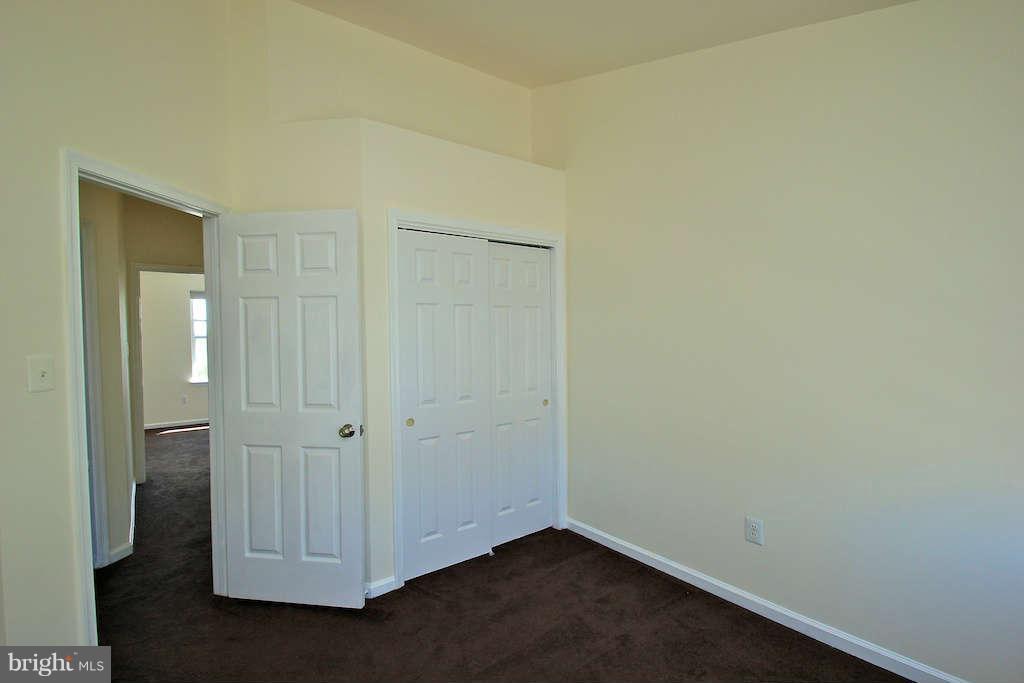 14807 Edman Road Centreville, VA 20121 - Photo 24 of 29 Bedroom