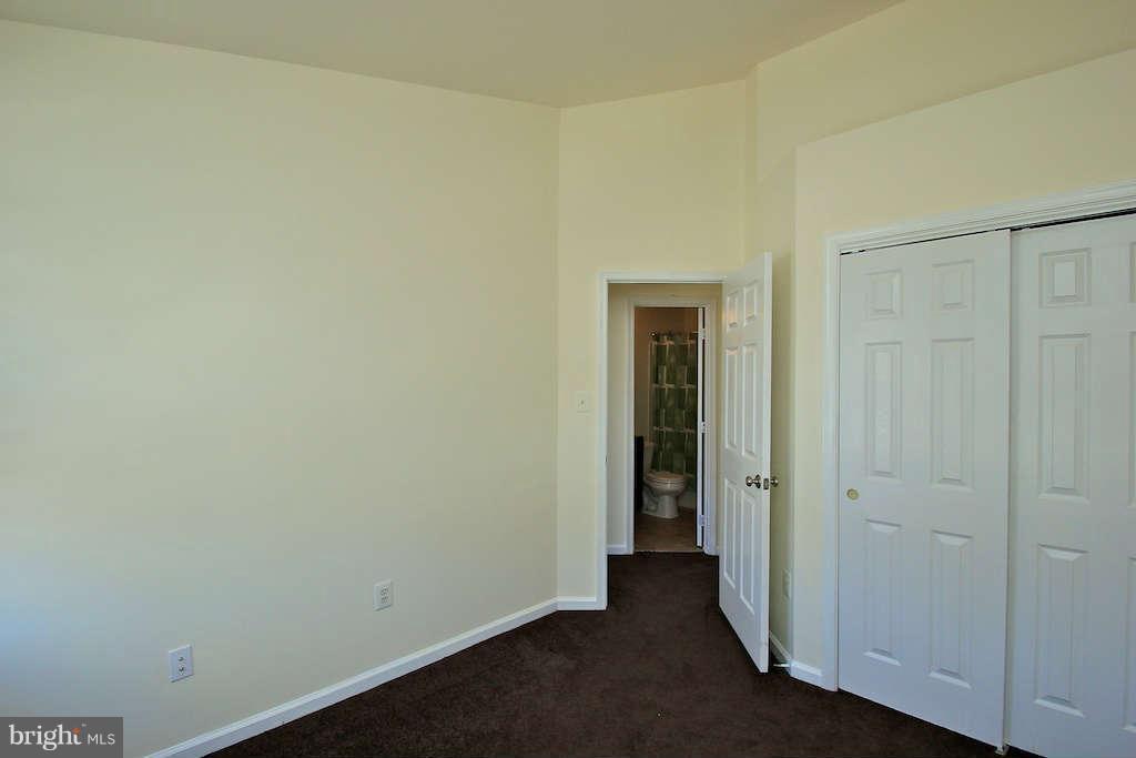 14807 Edman Road Centreville, VA 20121 - Photo 25 of 29 Bedroom