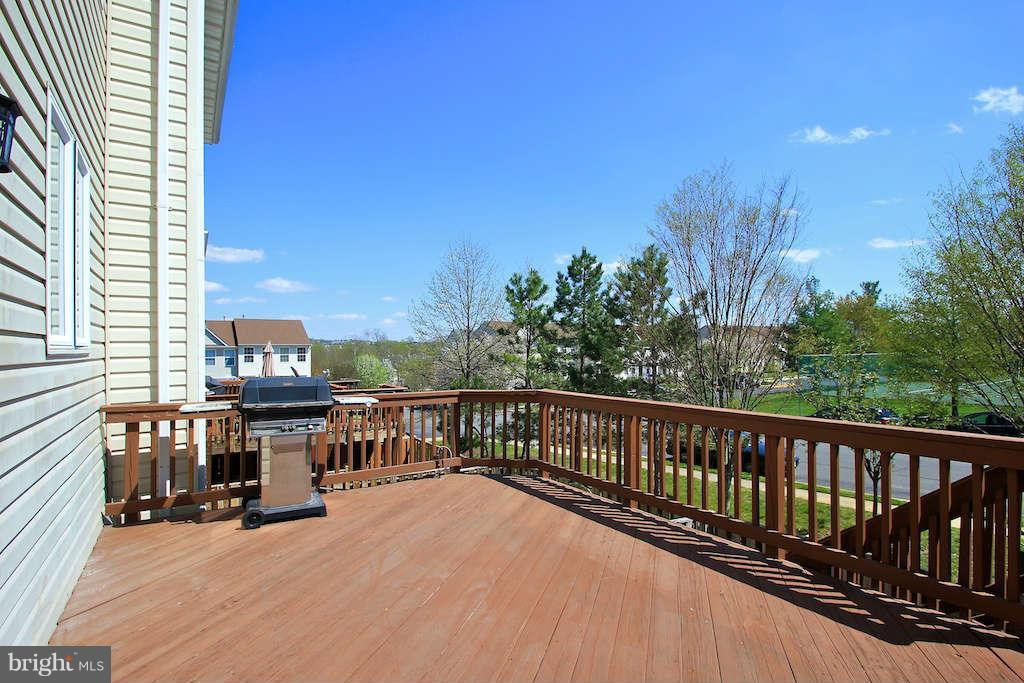 14807 Edman Road Centreville, VA 20121 - Photo 26 of 29 Exterior (Rear)