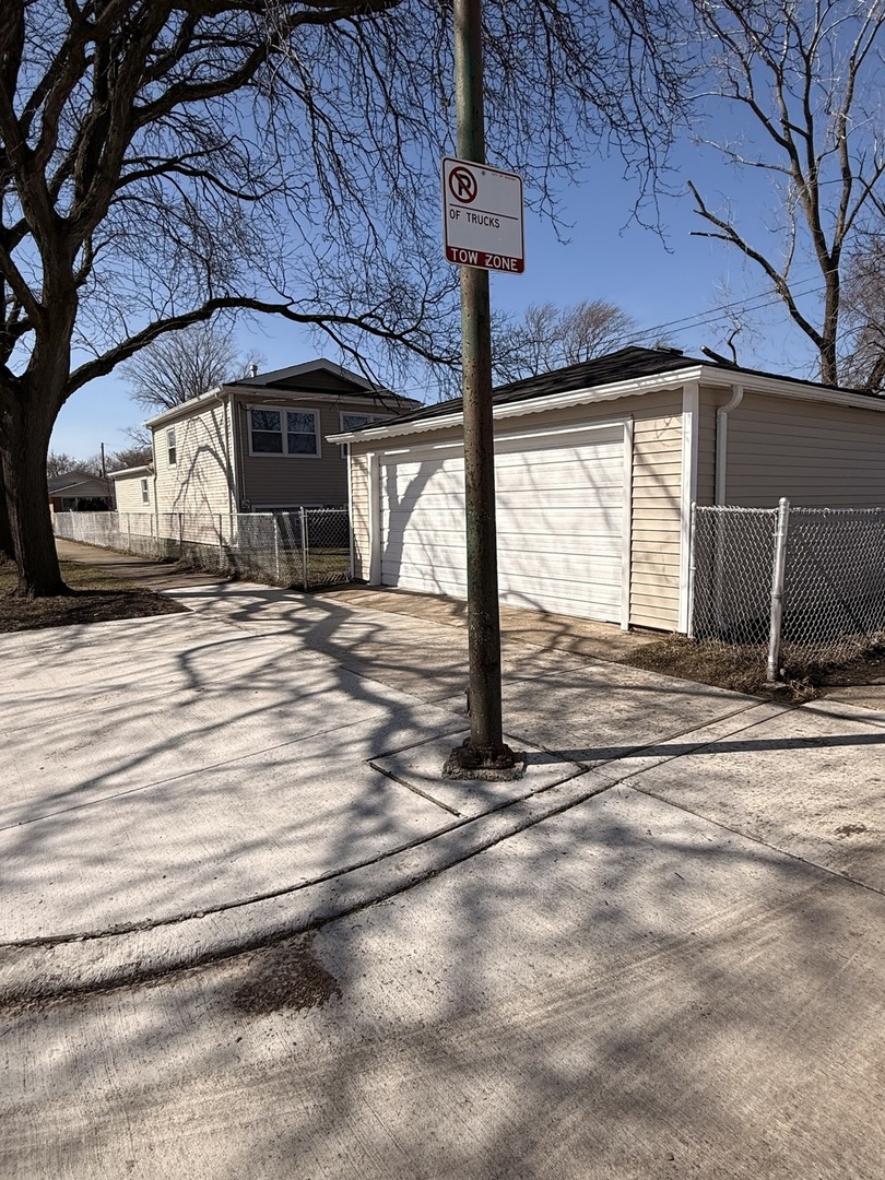 11657 South Racine Avenue Chicago, IL 60643 - Photo 2 of 40 a view of a house