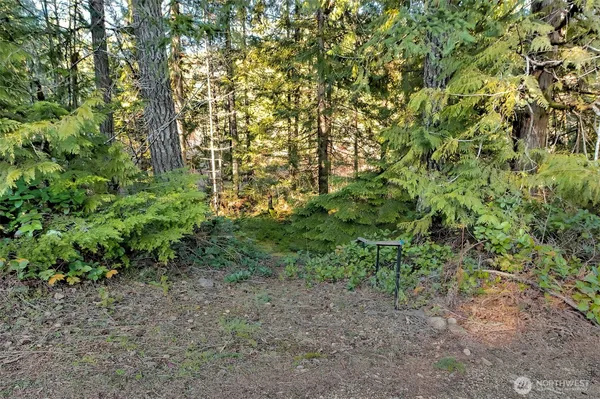 $850,000 | 50 North Standstill Drive South, Hoodsport, WA 98548