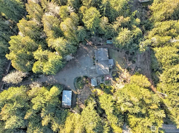 $850,000 | 50 North Standstill Drive South, Hoodsport, WA 98548
