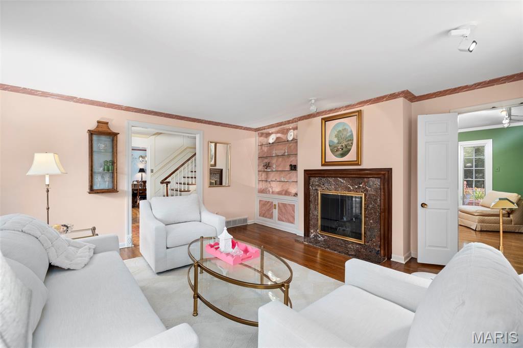 9291 Ladue Road Ladue, MO 63124 - Photo 11 of 59