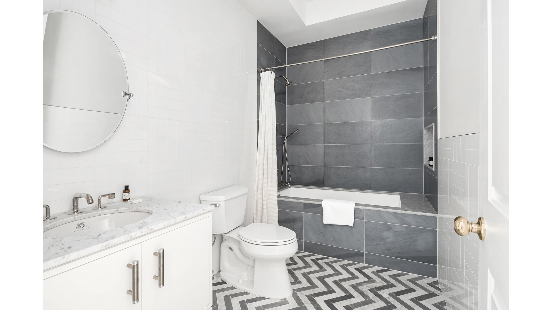 235 East 72nd Street Manhattan, NY 10021 - Photo 11 of 13