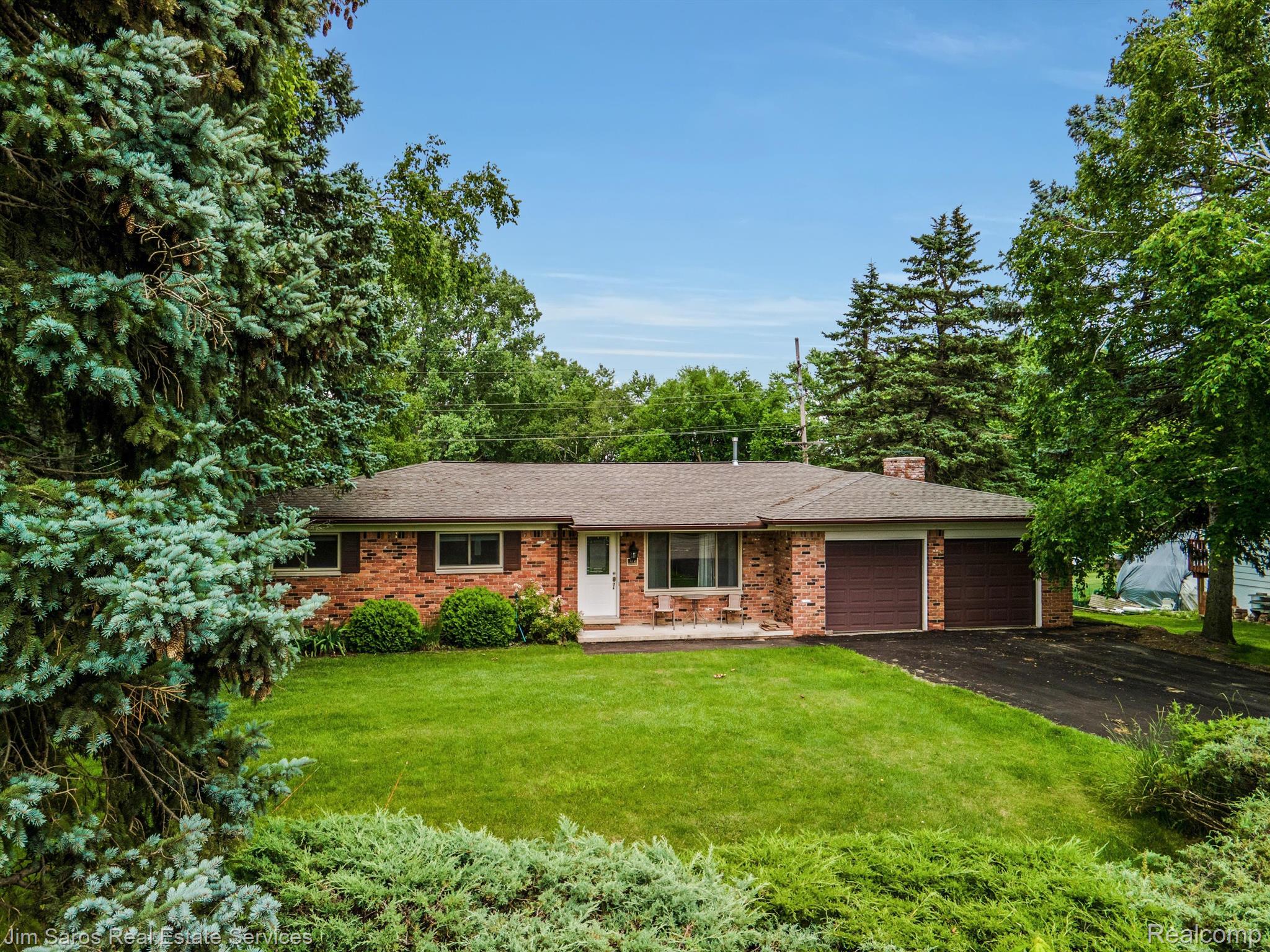 118 Brewster Road Rochester, MI 48309 - Photo 1 of 16 Gallery Image 1