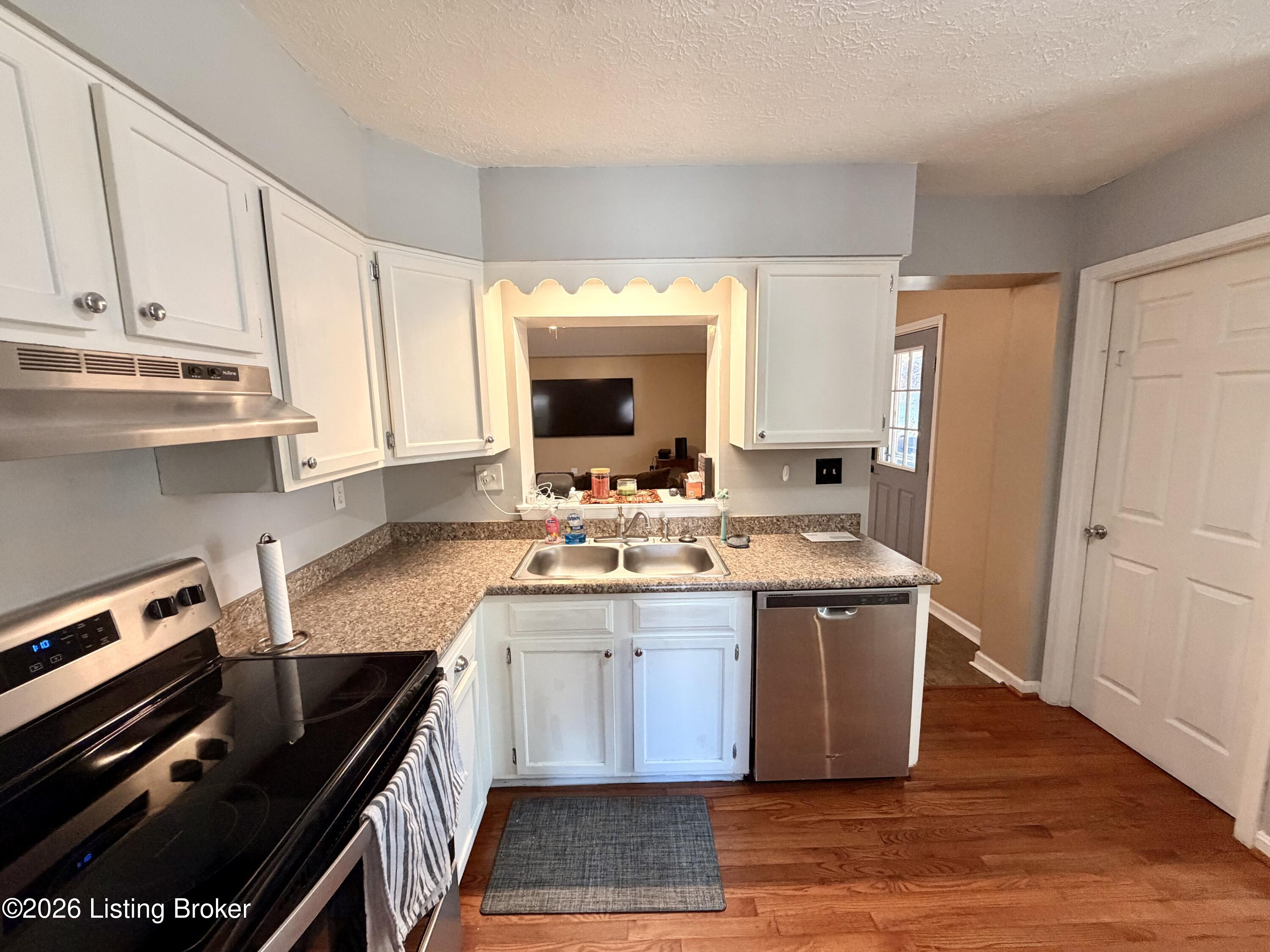 3706 Modesto Road Jeffersontown, KY 40299 - Photo 23 of 52 22 Kitchen