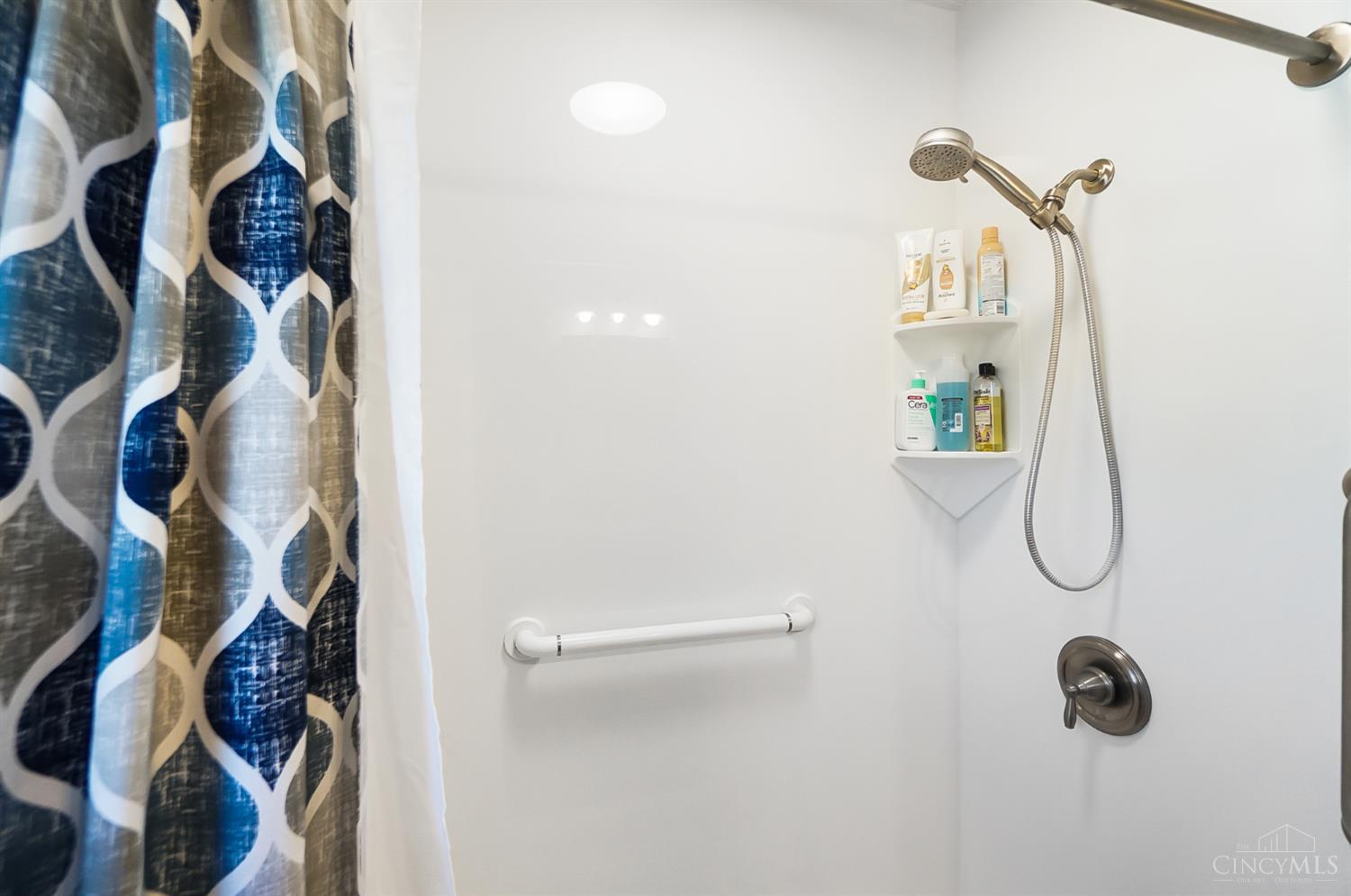1014 Gaskins Road Cincinnati, OH 45245 - Photo 40 of 71