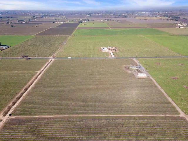 $1,040,000 | 10400 East Harney Lane, Lodi, CA 95240